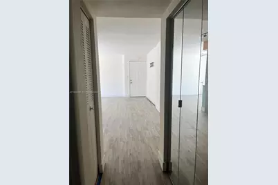 240 Collins Ave, Miami Beach, FL 33139 - Photo 15