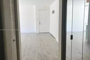 240 Collins Ave, Miami Beach, FL 33139 - Photo 15