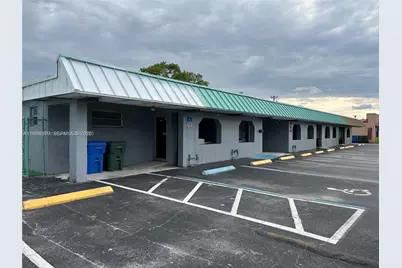 400 NE 44th St, Oakland Park, FL 33334 - Photo 1