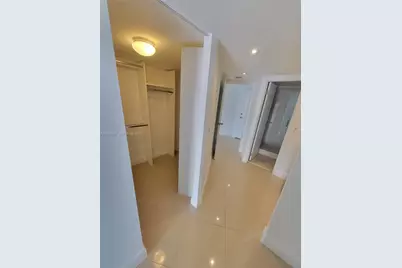 3301 N Country Club Dr #811, Aventura, FL 33180 - Photo 7