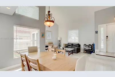 1237 NW 125th Ter, Sunrise, FL 33323 - Photo 11