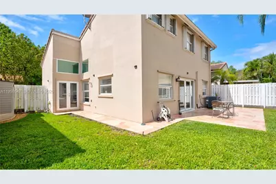 1237 NW 125th Ter, Sunrise, FL 33323 - Photo 21