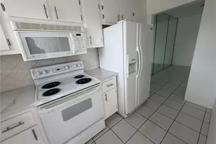 580 Egret Dr, Hallandale Beach, FL 33009 - Photo 9