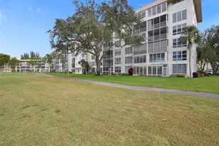 2651 S Course Dr, Pompano Beach, FL 33069 - Photo 29