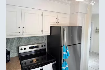 920 SW 11th Ave #11D, Hallandale Beach, FL 33009 - Photo 7