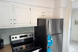 920 SW 11th Ave, Hallandale Beach, FL 33009 - Photo 7