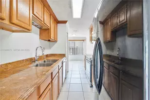 8243 NW 9th Ct, Plantation, FL 33324 - Photo 7