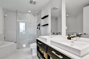 45 SW 9th St, Miami, FL 33130 - Photo 13