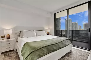 45 SW 9th St, Miami, FL 33130 - Photo 9