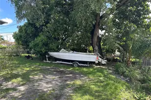 900 NW 75th St, Miami, FL 33150 - Photo 15