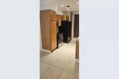 6350 SW 3rd St, Pembroke Pines, FL 33023 - Photo 5