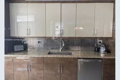 18041 Biscayne Blvd #1104, Aventura, FL 33160 - Photo 3