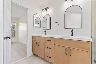 9081 N Lake Park Cir N, Davie, FL 33328 - Photo 15