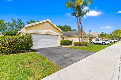9081 N Lake Park Cir N, Davie, FL 33328 - Photo 27