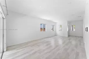 379 NE 31st Ave, Homestead, FL 33033 - Photo 5