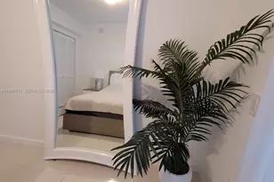 41 SE 5th St, Miami, FL 33131 - Photo 13