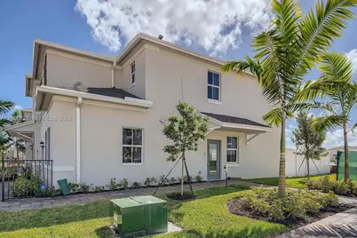823 SE 17th St, Homestead, FL 33034 - Photo 3