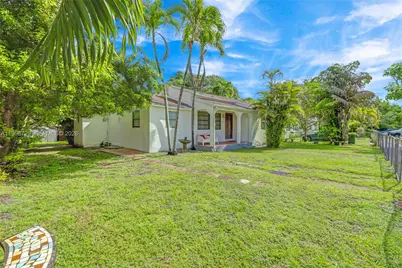 6871 SW 37th St, Miami, FL 33155 - Photo 1