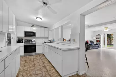 733 W 33rd St, Hialeah, FL 33012 - Photo 23