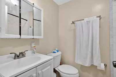 733 W 33rd St, Hialeah, FL 33012 - Photo 29