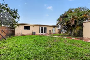 733 W 33rd St, Hialeah, FL 33012 - Photo 35