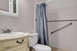 733 W 33rd St, Hialeah, FL 33012 - Photo 13