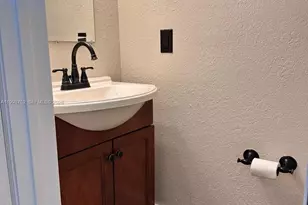 11091 NW 7th St, Miami, FL 33172 - Photo 7