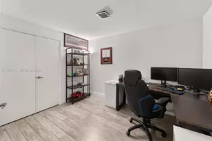 1900 N Bayshore Dr, Miami, FL 33132 - Photo 9