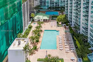 41 SE 5th St, Miami, FL 33131 - Photo 35