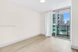 41 SE 5th St, Miami, FL 33131 - Photo 15