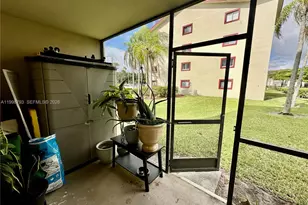 1600 SW 127th Way, Pembroke Pines, FL 33027 - Photo 17