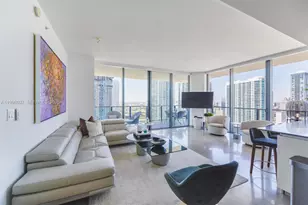 68 SE 6th St, Miami, FL 33131 - Photo 3