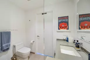 68 SE 6th St, Miami, FL 33131 - Photo 25