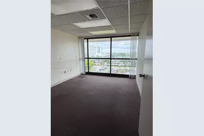 101 NW 167th St, North Miami Beach, FL 33169 - Photo 23