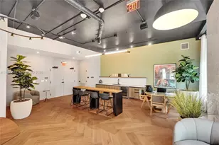 121 NE 5th St, Miami, FL 33132 - Photo 19