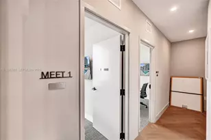 121 NE 5th St, Miami, FL 33132 - Photo 25