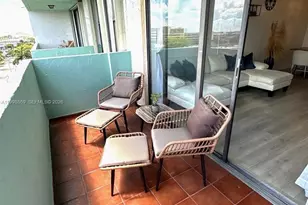 1825 W 44th Pl, Hialeah, FL 33012 - Photo 9