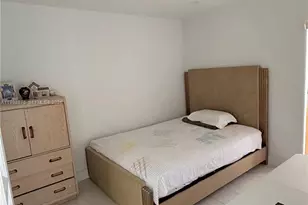 4841 NW 7th St, Miami, FL 33126 - Photo 9