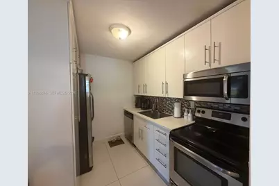 468 NE 206th Ln #102, Miami, FL 33179 - Photo 3
