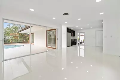 1910 NW 36th St, Oakland Park, FL 33309 - Photo 15