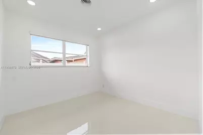 1910 NW 36th St, Oakland Park, FL 33309 - Photo 33