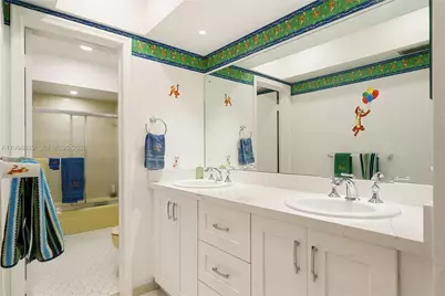 11490 SW 72nd Ct, Pinecrest, FL 33156 - Photo 15