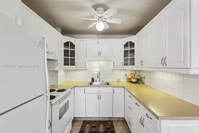 22 SE 3rd Ter #18, Dania Beach, FL 33004 - Photo 5