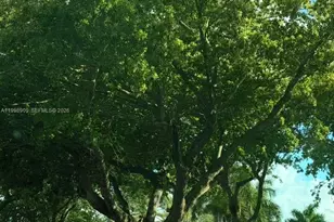 15515 N Miami Lakeway N, Miami Lakes, FL 33014 - Photo 17