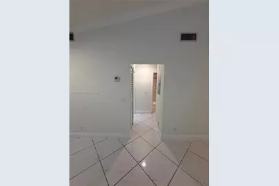 17268 NW 60th Ct, Hialeah, FL 33015 - Photo 15