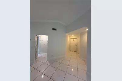 17268 NW 60th Ct, Hialeah, FL 33015 - Photo 3