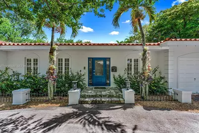186 Edgewater Dr #0, Coral Gables, FL 33133 - Photo 1