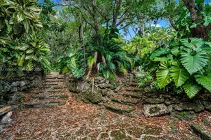 186 Edgewater Dr, Coral Gables, FL 33133 - Photo 11