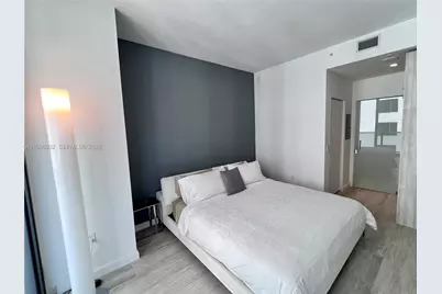 55 SW 9th St #4109, Miami, FL 33130 - Photo 9
