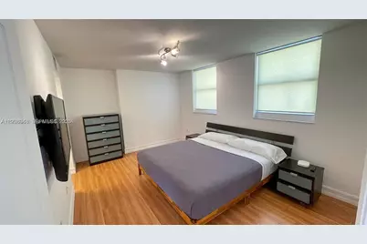 1200 Brickell Bay Dr #1702, Miami, FL 33131 - Photo 7